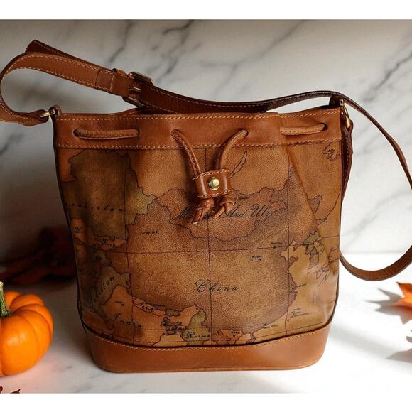 Authentic Alviero Martini Classe World Map Bucket Bag - Picture 1 of 16